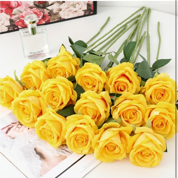 Cloudecor 15 Piece Silk Artificial Yellow Roses - Picture 2 of 10